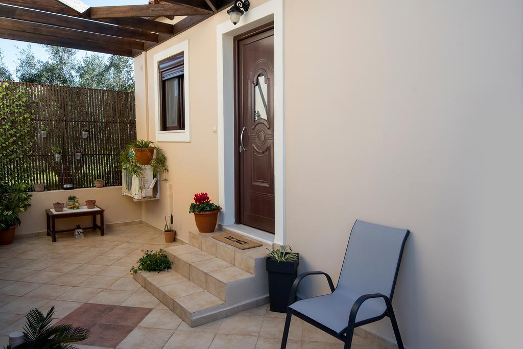 Kyriaki's Cozy Apartment Agia Marina (Crete)